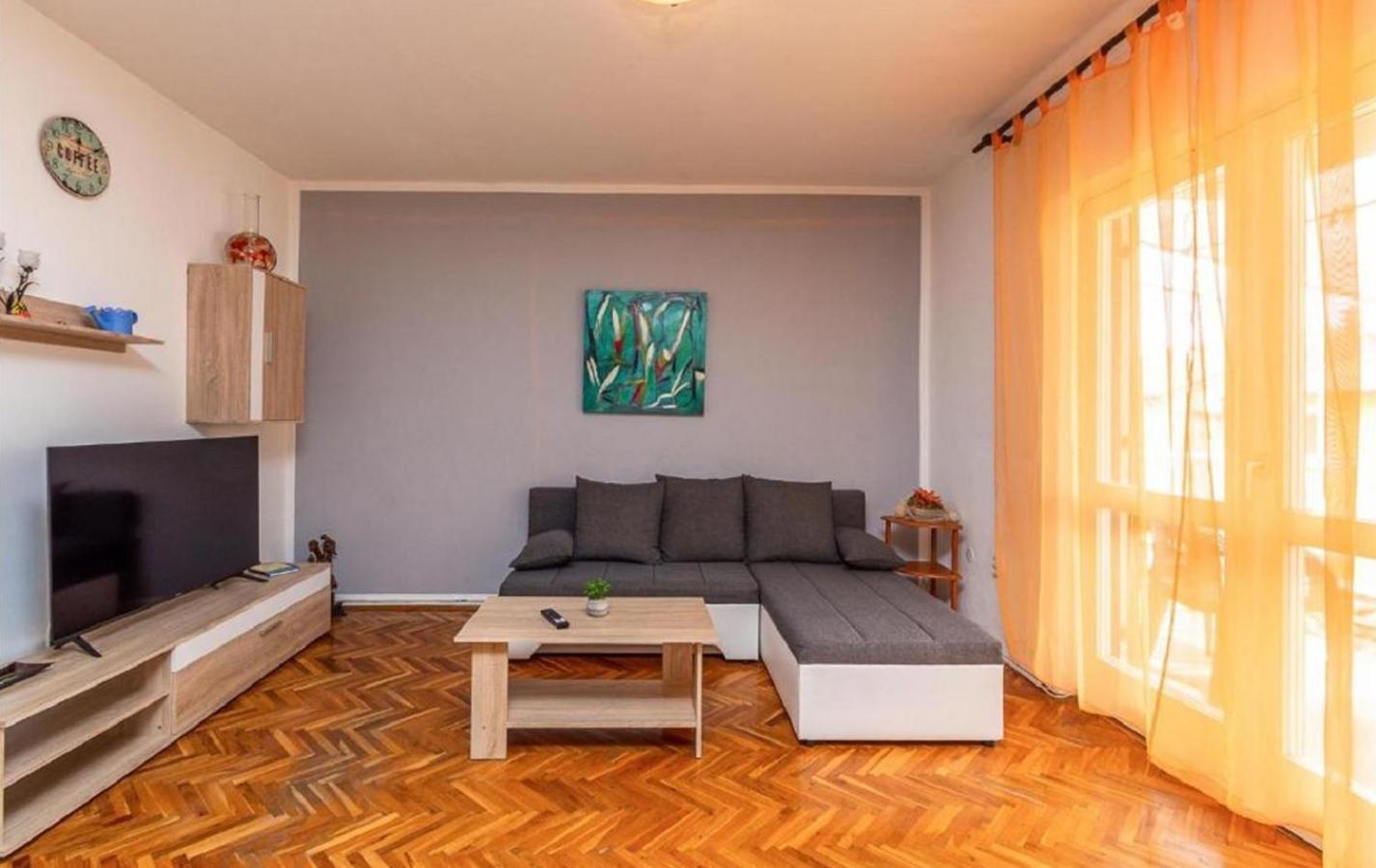 Apartman Ema 4+2 Koromacno Exterior photo